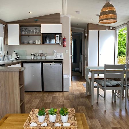 Cosy, Coastal Themed Holiday Home, Rockley Park, Poole, Dorset Ngoại thất bức ảnh