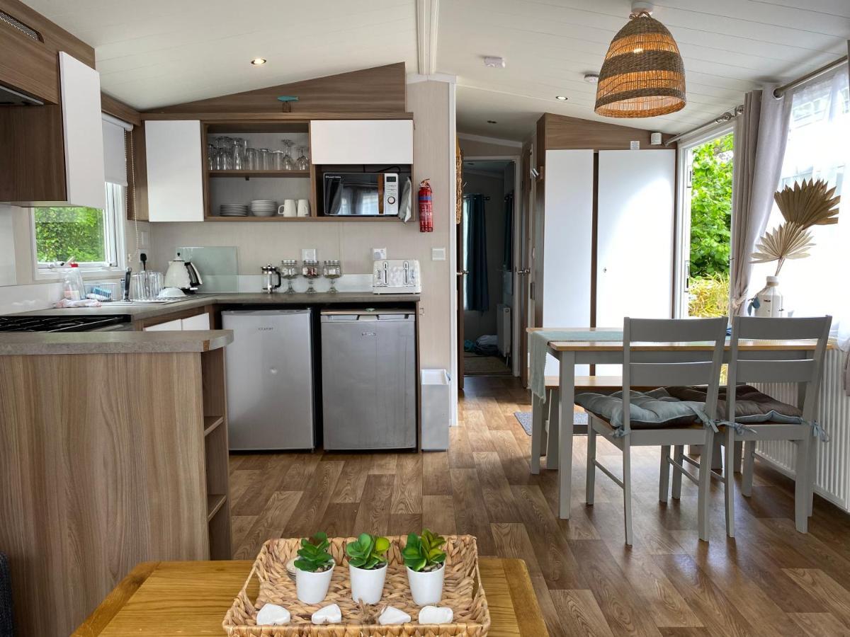 Cosy, Coastal Themed Holiday Home, Rockley Park, Poole, Dorset Ngoại thất bức ảnh