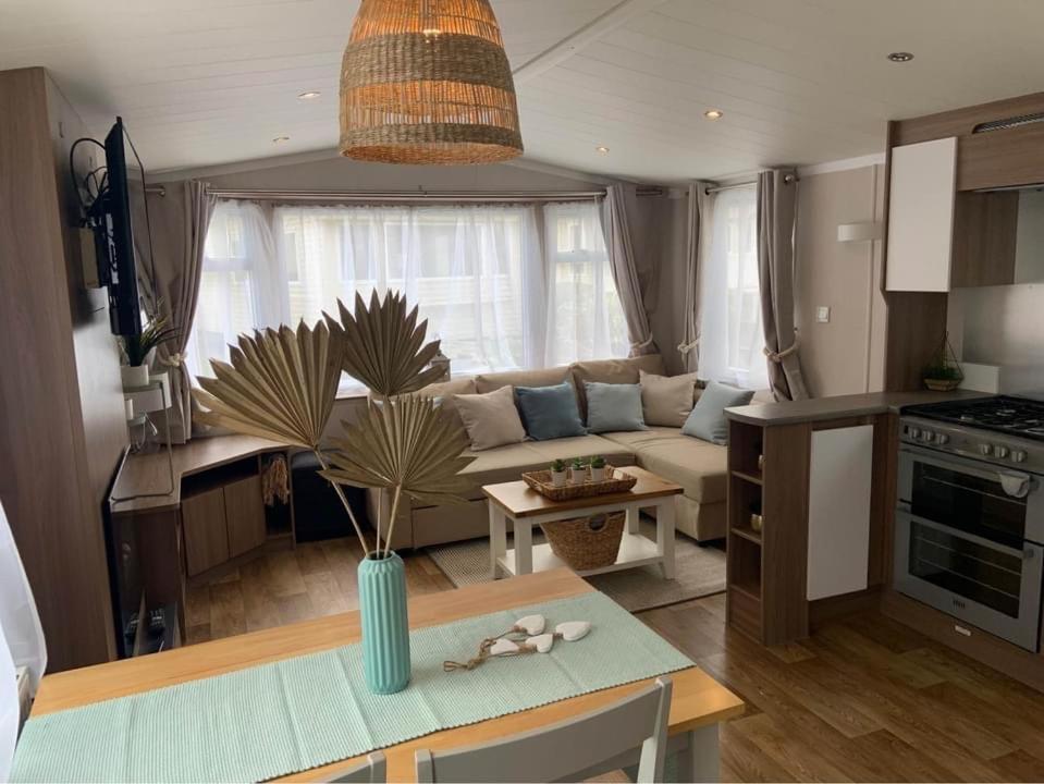 Cosy, Coastal Themed Holiday Home, Rockley Park, Poole, Dorset Ngoại thất bức ảnh