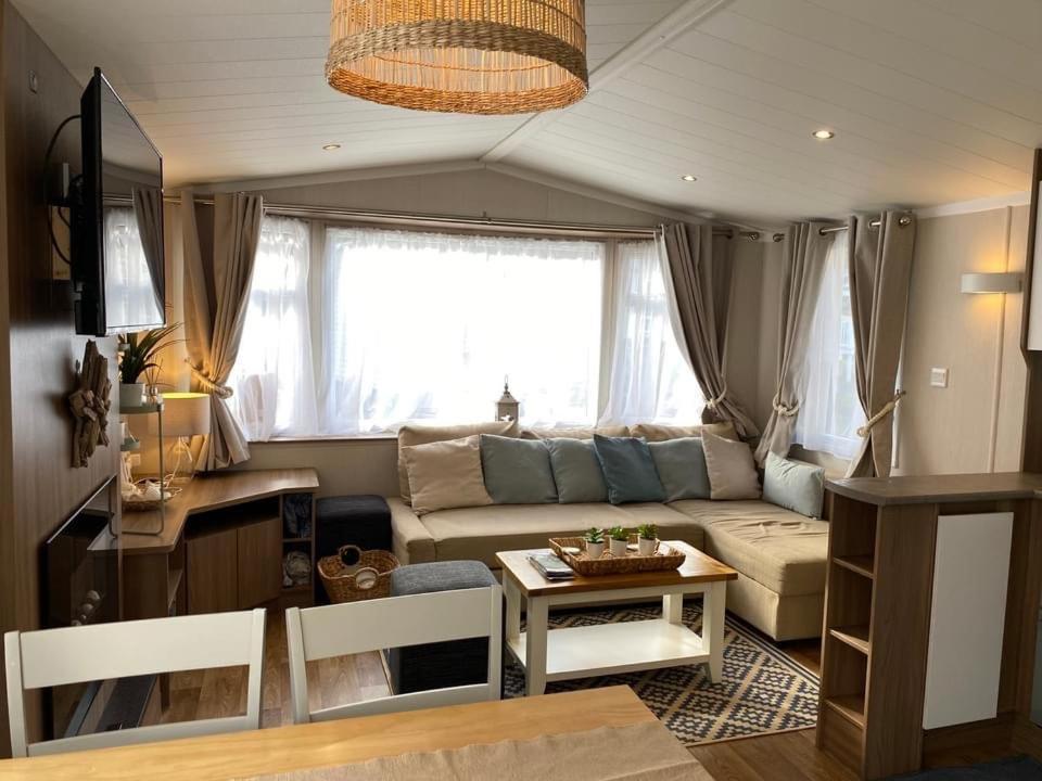 Cosy, Coastal Themed Holiday Home, Rockley Park, Poole, Dorset Ngoại thất bức ảnh